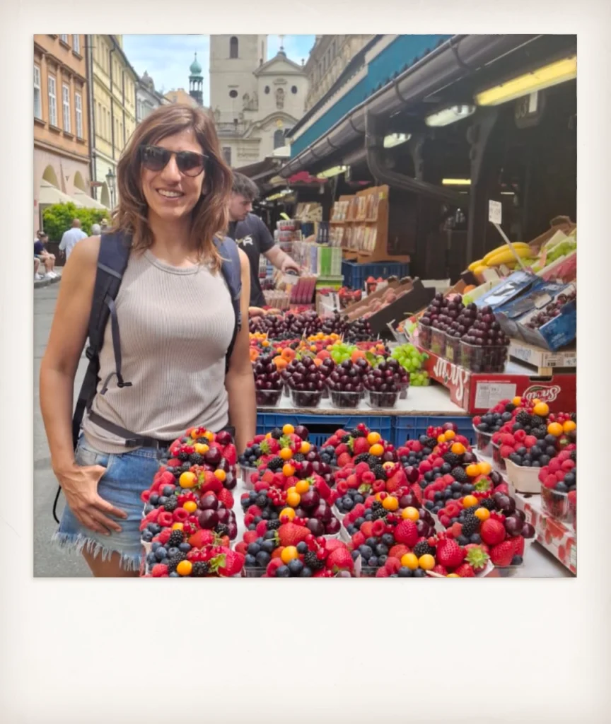 Polaroid Mercado de Havelska Praga Republica Checa &bull; Maga de Santos ⍟ Nutrición